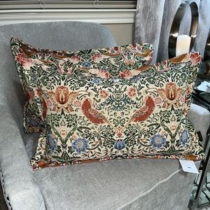 2-NWT CALDEIRA  TAPESTRY STRAWBERRY THIEF  DESIGN DECORATIVE PILLOWS